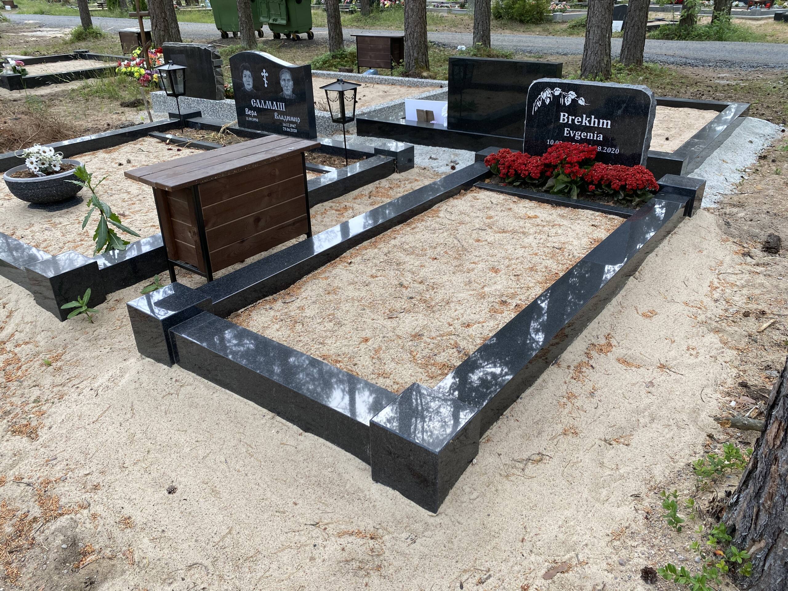 Скамейка на кладбище купить в Таллинне недорого