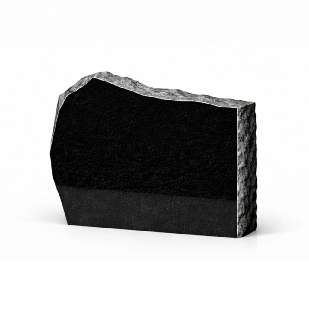 Purustatud hauakivi OKP11