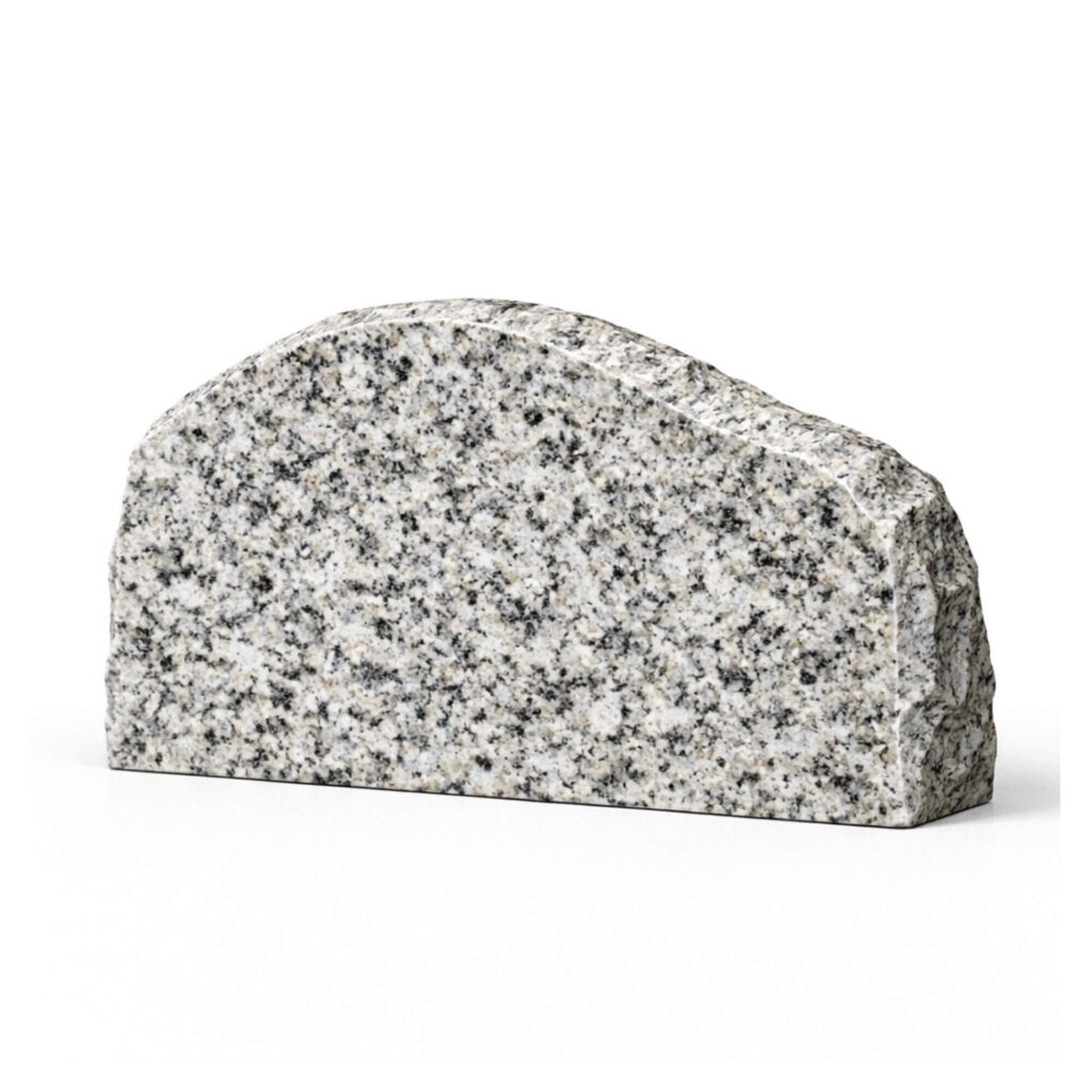 Purustatud hauakivi OKP19