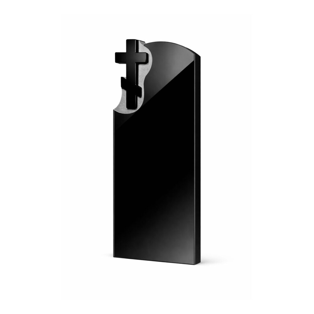 Vertikaalne nikerdatud hauakivi OVR05